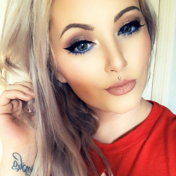 Meet your Posher, Kara - Picture 5 of 8